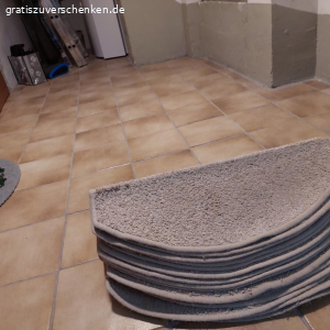 Treppen Teppich zu verschenken. Sie sind zu verschenken