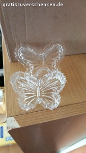 verschiedene Dekoartikel. DEKO aus Keramik Kanne mit 6 Bechern(Bild)o.Porzelan (verschidenes Geschirr)o.Glas u.Gardinen(Bilder auf Nachfrage)zu verschenken o.tauschen auf Anfrage