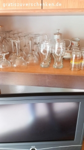 verschiedene Dekoartikel. DEKO aus Keramik Kanne mit 6 Bechern(Bild)o.Porzelan (verschidenes Geschirr)o.Glas u.Gardinen(Bilder auf Nachfrage)zu verschenken o.tauschen auf Anfrage