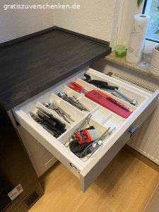 Voll ausgestattete Küche. Schreiben mir direkt.

Ich muss reisen und meine Mietwohnung räumen, ich biete meine voll ausgestattete Küche.