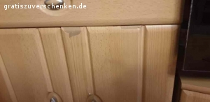 Wohnwand zu verschenken. Wohnwand zu verschenken. Mit kleinen Gebrauchsspuren (siehe Fotos). Bei Fragen gerne melden. Natürlich kann man auch gerne persönlich anschauen.

Nur Abholung!