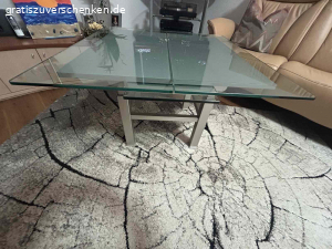 Wohnzimmer-Glastisch ausziehbar. Wohnzimmertisch ausziehbar und höhenverstellbar
Gestell grau Stahl
Tischplatte Glas
 Breite 90x90 cm/90x120 cm
Höhe 56 cm bis69 cm stufenlos
Glasplatte 10mm dick

Nur Abholung möglich