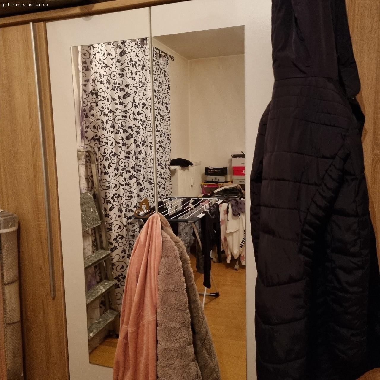 zu verschenken. gebrauchte Möbel zu verschenken an selbstabholer und selbst abbauen