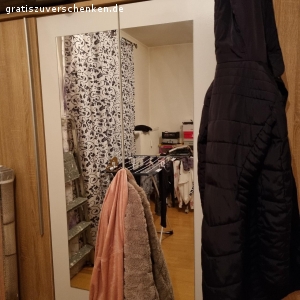 zu verschenken. gebrauchte Möbel zu verschenken an selbstabholer und selbst abbauen